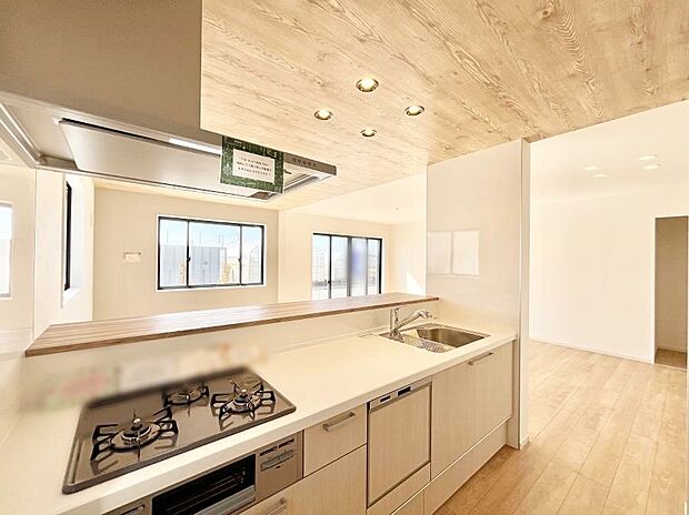 毎日使うキッチンだから、使いやすさ&お手入れのしやすさにこだわりました。