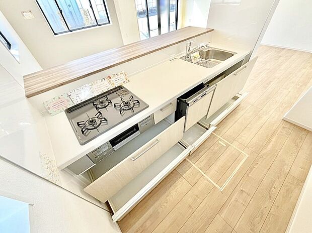使いやすさを優先したスライド式収納タイプ！