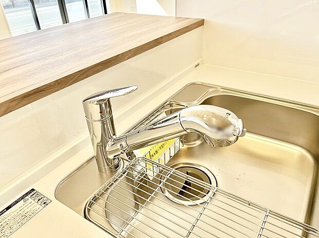 浄水器一体型のキッチンで洗い物用・料理用と切り替え簡単!