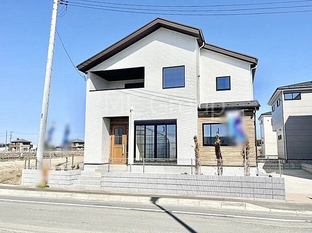 洗練された外観、上質な住空間が広がる室内は永く安心して過ごせる住居です。