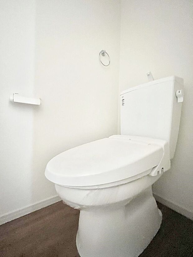 白を基調とした清潔感のある落ち着ける空間