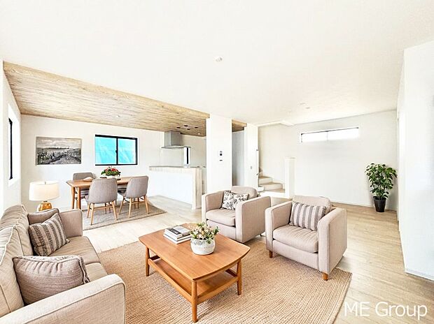 落ち着いた雰囲気のＬＤＫは家族みんなの快適空間※家具はCGです