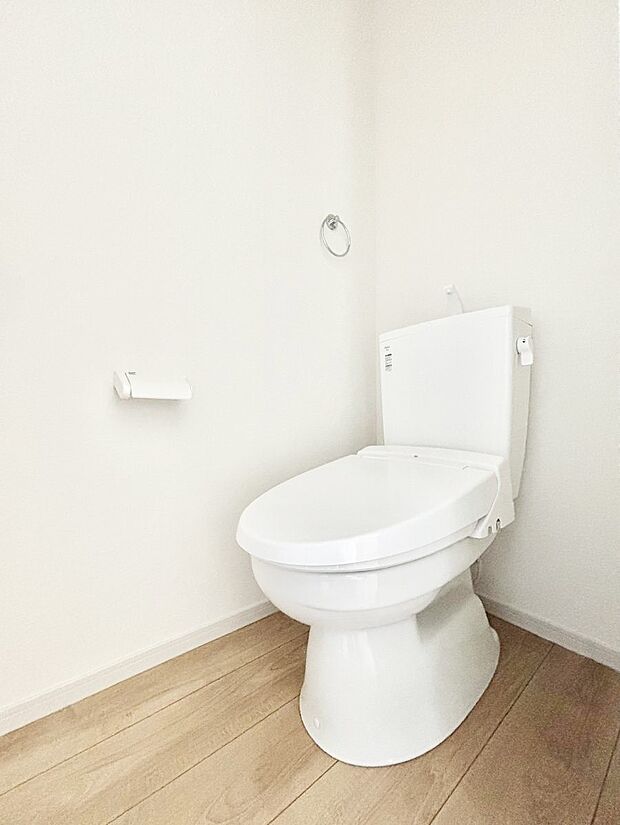 トイレは温水洗浄機能付き