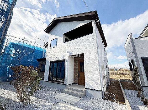 溢れる陽光でご家族の笑顔も輝く