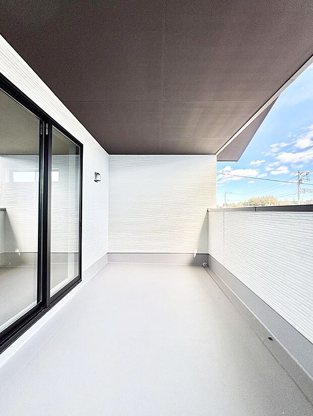 急なお天気の変化にも安心なインナーバルコニー