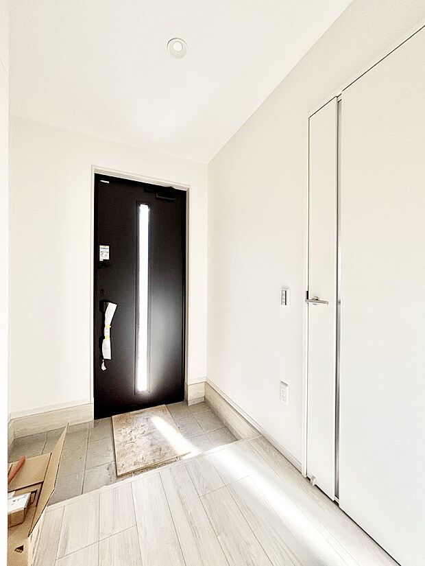 家族の帰宅やお客様をあたたかく迎える玄関