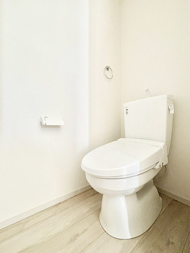 トイレは温水洗浄機能付き