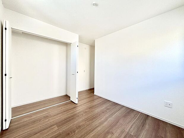 子供部屋にもおすすめな収納スペースたっぷりの居室