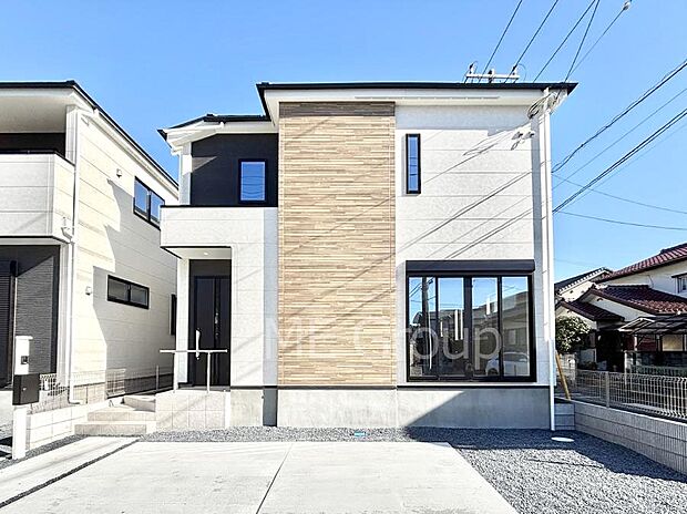 洗練された外観、上質な住空間が広がる室内は永く安心して過ごせる住居です。