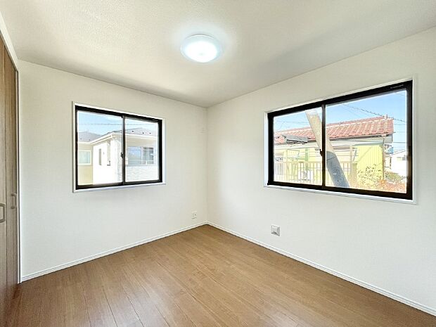 2面採光なので、明るく風通しも良く心地良い生活が送れます。