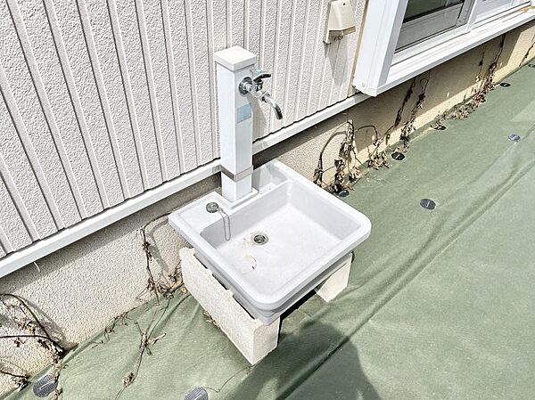 外水栓があると、庭のお手入れやちょっとした手洗い・洗車に便利です！