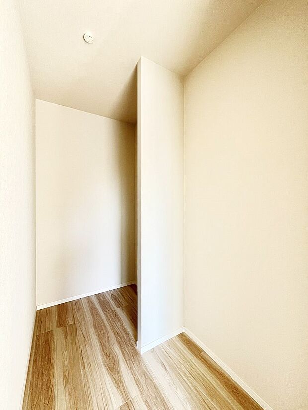 ウォークインクローゼットの活用で生活空間スッキリ