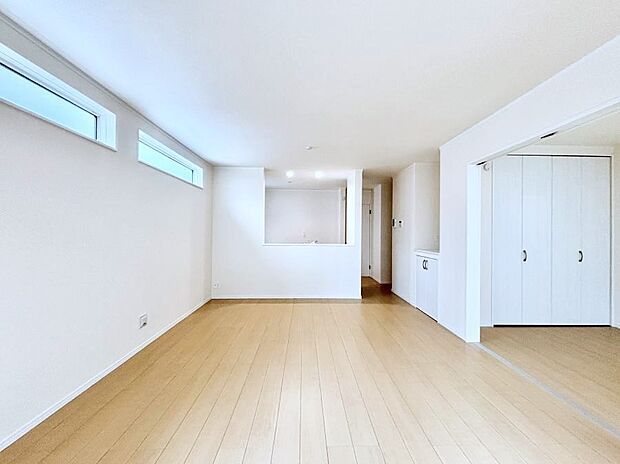 家族団らんの時間も増えそうなくつろぎのリビングダイニング。