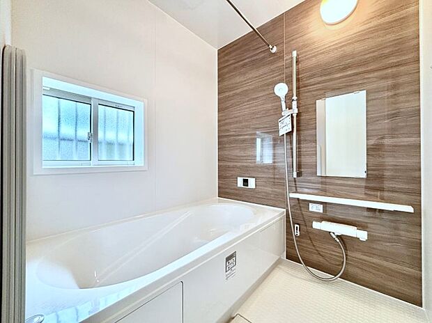 落ち着いた雰囲気でゆっくりお寛ぎいただけるバスルーム