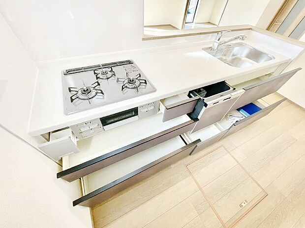 使いやすさを優先したスライド式収納タイプ!