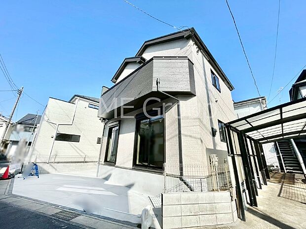 上質感あふれる外観デザイン。魅力の住まいを実現。