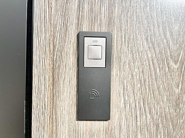 スマートに開錠できる電子キー  　