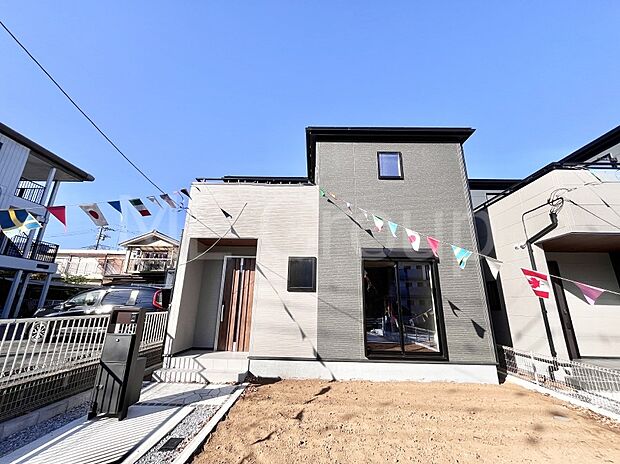 洗練された外観、上質な住空間が広がる室内は永く安心して過ごせる住居です。