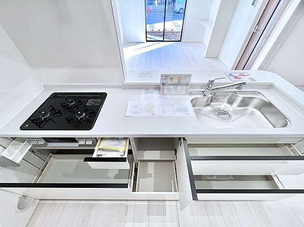 使いやすさを優先したスライド式収納タイプ！