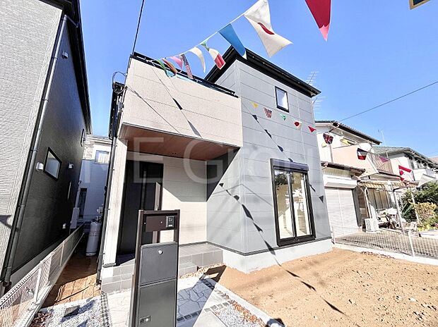 洗練された外観、上質な住空間が広がる室内は永く安心して過ごせる住居です。