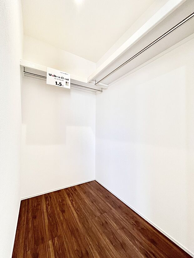 ウォークインクローゼットの活用で生活空間スッキリ