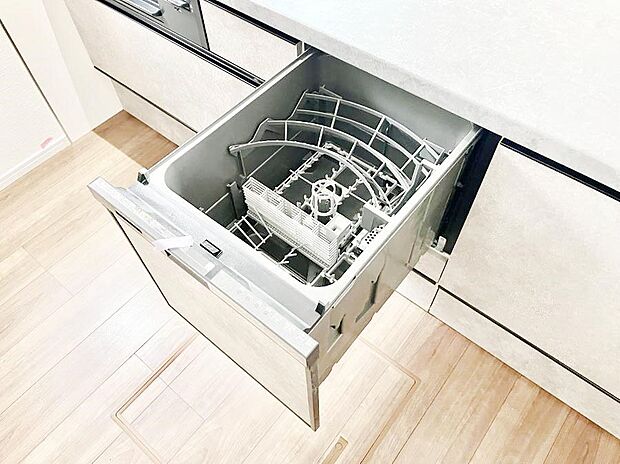 面倒なお片づけは食洗機にお任せ！家事の負担が減って、時間にも気持ちにもゆとりができます。