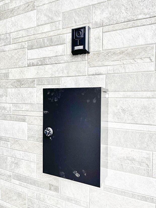 シンプルデザインのポスト。