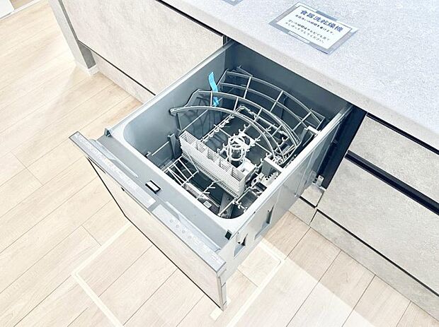 面倒なお片づけは食洗機にお任せ！家事の負担が減って、時間にも気持ちにもゆとりができます。