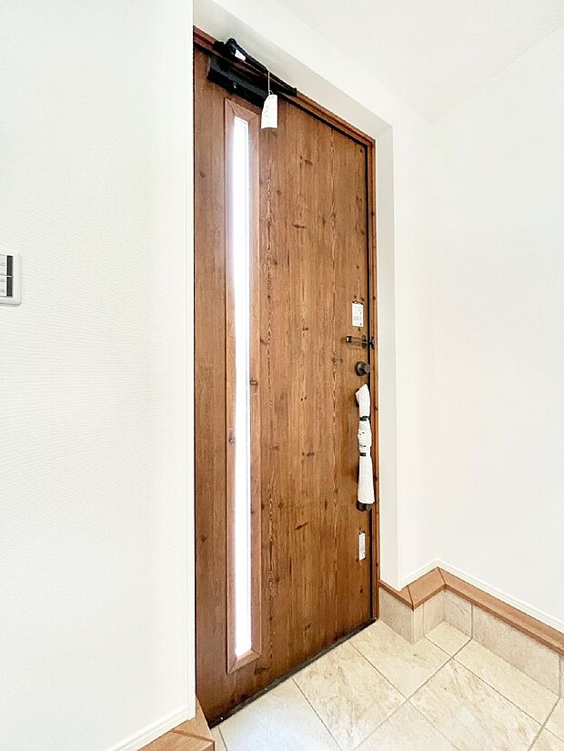 明るい玄関はお客様をお出迎えするのにぴったりです!