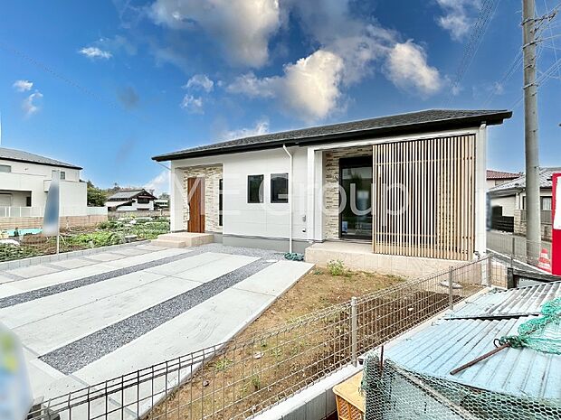 たっぷりの陽光と心地よい風が舞い込む住まい 