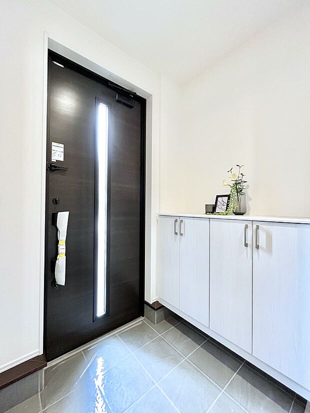 飾り棚を利用して、お越しいただくお客様をおもてなしできます。