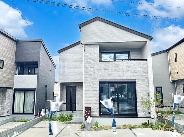 洗練された外観、上質な住空間が広がる室内は永く安心して過ごせる住居です。