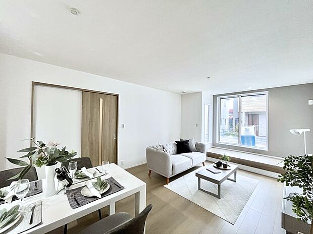 家族の笑顔が自然と生まれてくる、そんな雰囲気のダイニングに仕上がっています 