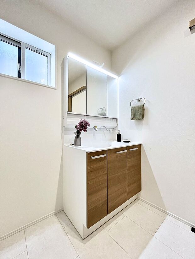 身支度もスムーズにおこなえる脱衣場。