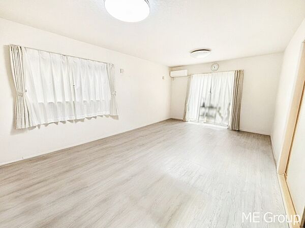自然光が取り込まれ、家族団らんの場所を明るく演出　※CG加工後