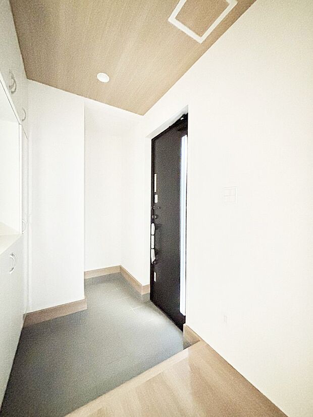 家族の帰宅やお客様をあたたかく迎える玄関