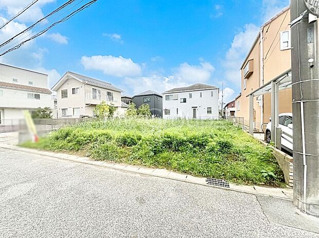 公園至近で子育て家族に嬉しい立地です。