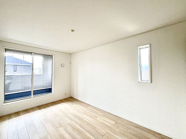 明るいバルコニーサイドに洋室を設置。目覚めの良い寝室に。