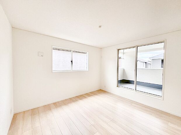 2面採光なので、明るく風通しも良く心地良い生活が送れます。