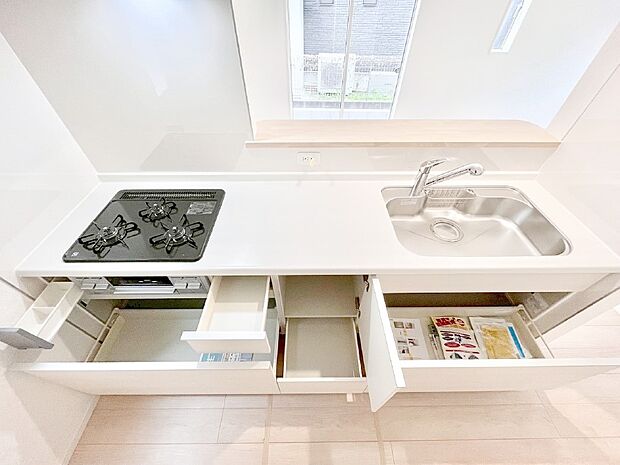 使いやすさを優先したスライド式収納タイプ！