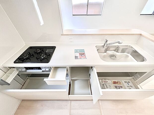 使いやすさを優先したスライド式収納タイプ!