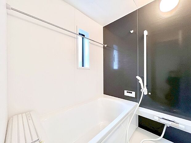 落ち着いた雰囲気でゆっくりお寛ぎいただけるバスルーム