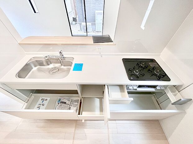 使いやすさを優先したスライド式収納タイプ!