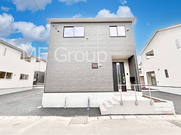 洗練された外観、上質な住空間が広がる室内は永く安心して過ごせる住居です。