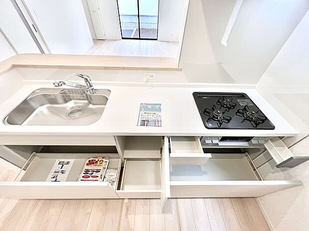 使いやすさを優先したスライド式収納タイプ!