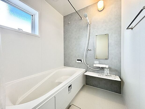 落ち着いた雰囲気でゆっくりお寛ぎいただけるバスルーム