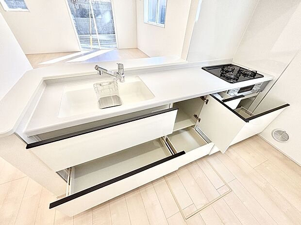 使いやすさを優先したスライド式収納タイプ！