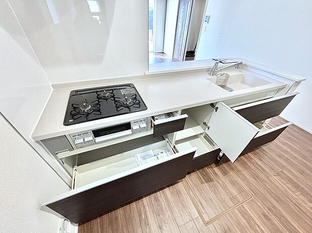 使いやすさを優先したスライド式収納タイプ!