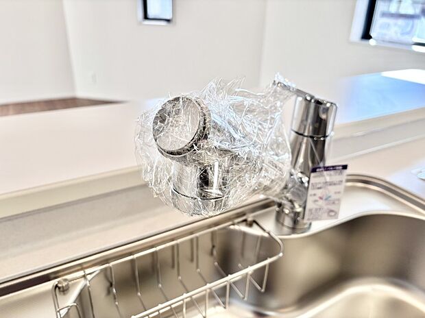 いつでも清潔なおいしいお水を。一つの水栓で水道水と浄水を使い分け。