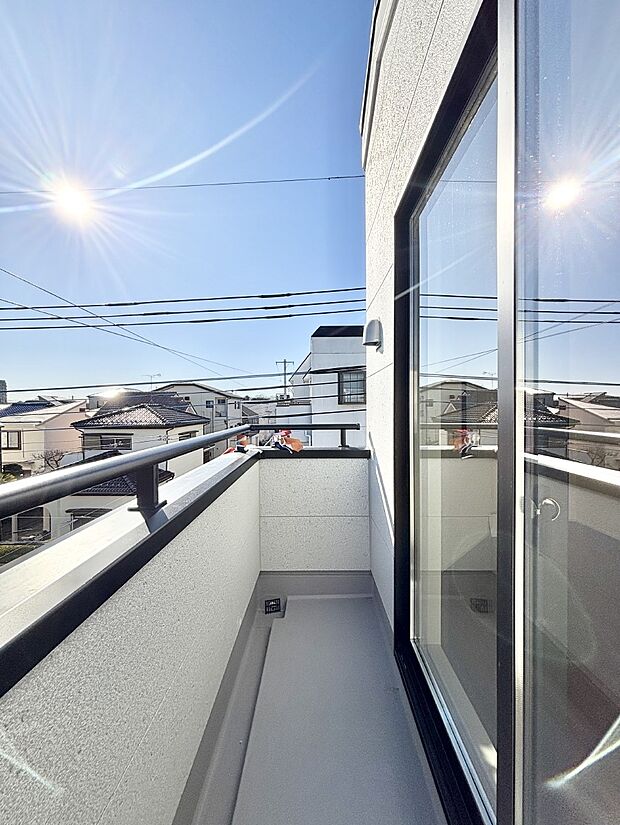 南向きのバルコニー!お洗濯物が気持ちよく乾きます。